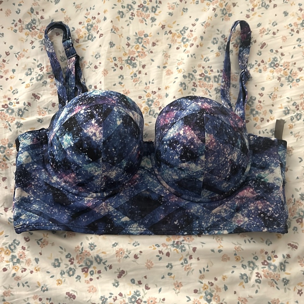 Torrid Beautiful bikini top size 0!